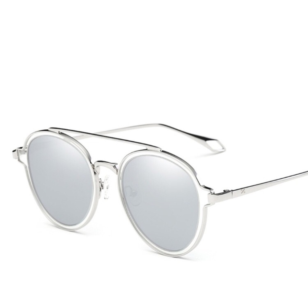 The Evergreen Pilot Style Silver Sunglasses